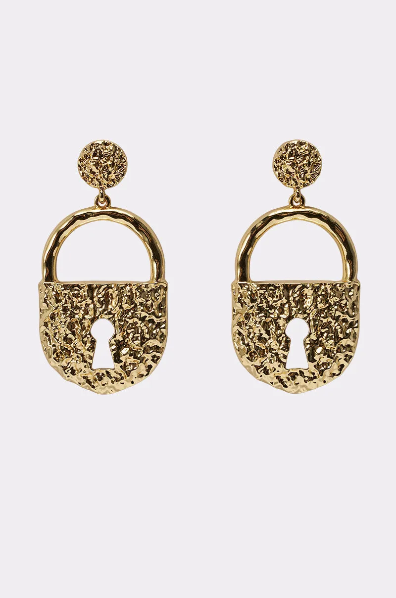 ON LOCK EARRING sold by AKIRA