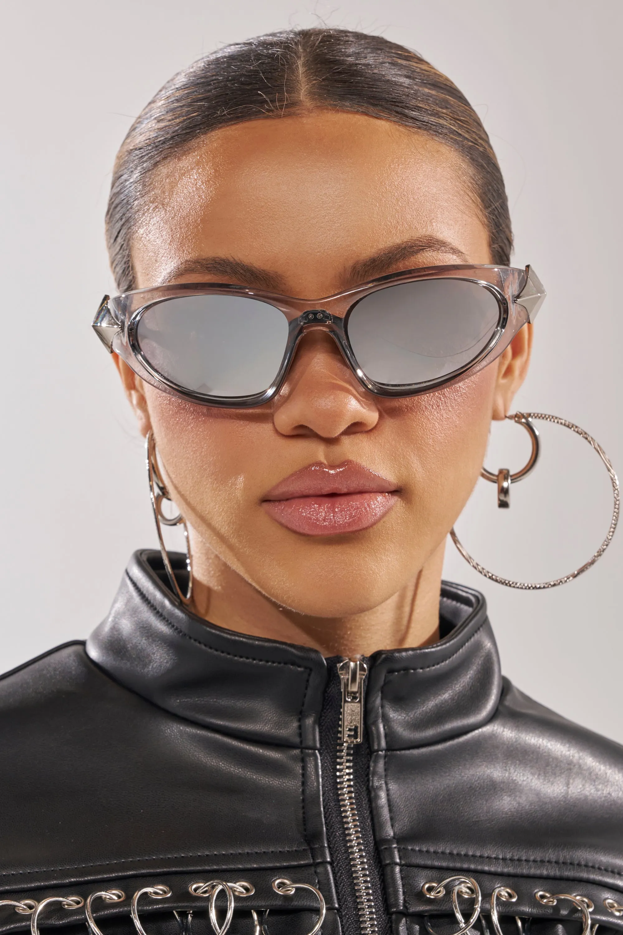 STARSTRUCK SUNGLASSES sold by AKIRA product image thumbnail 2