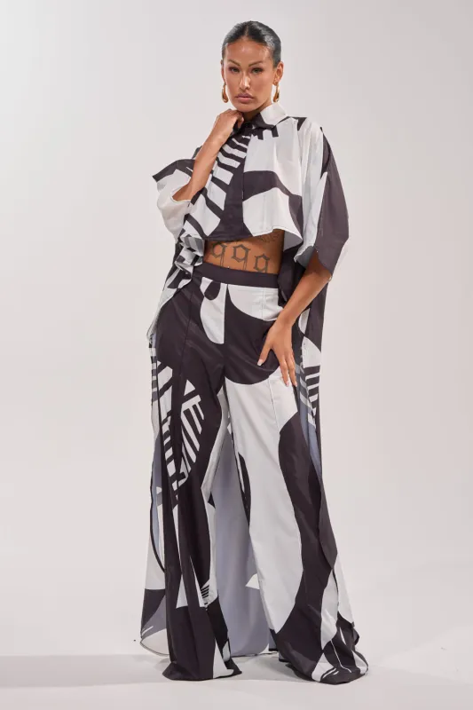 NOIR GODDESS COLLARED CAPE TOP made by AKIRA