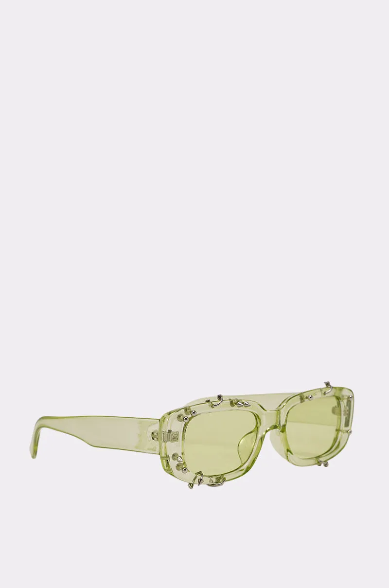WITH A TWIST SUNGLASSES sold by AKIRA product image thumbnail 4
