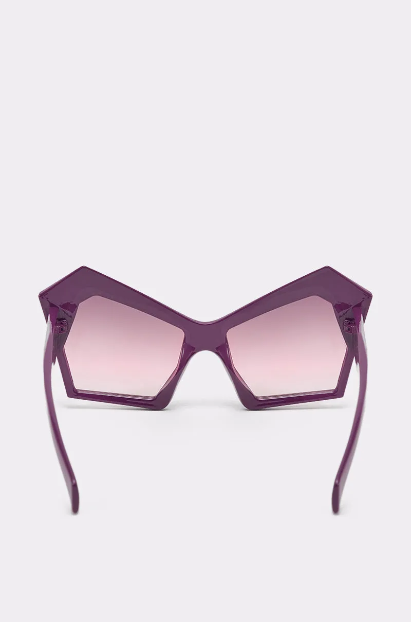 ON TREND SUNGLASSES sold by AKIRA product image thumbnail 4