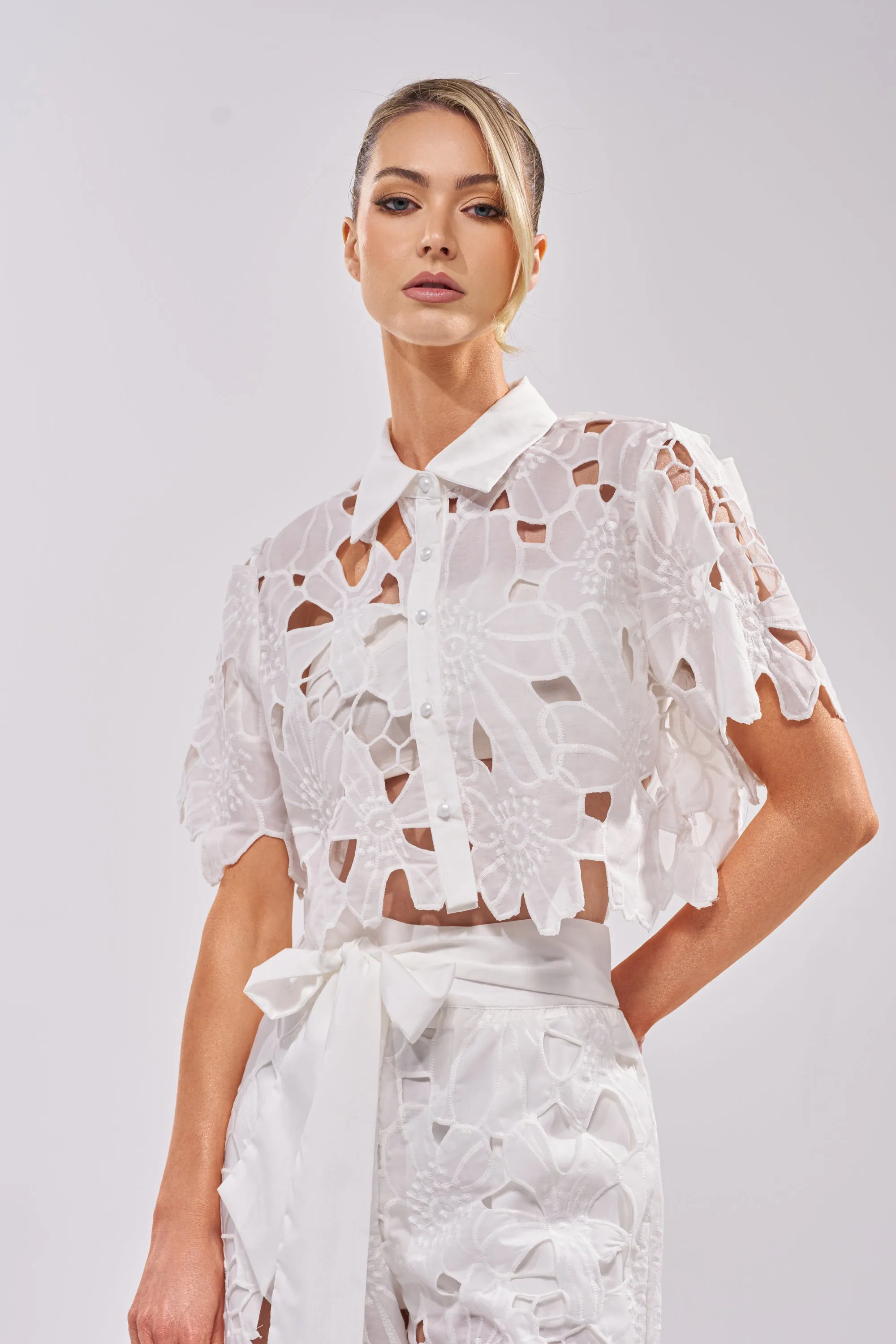 DOLLY FLORAL BUTTON DOWN IN WHITE sold by AKIRA