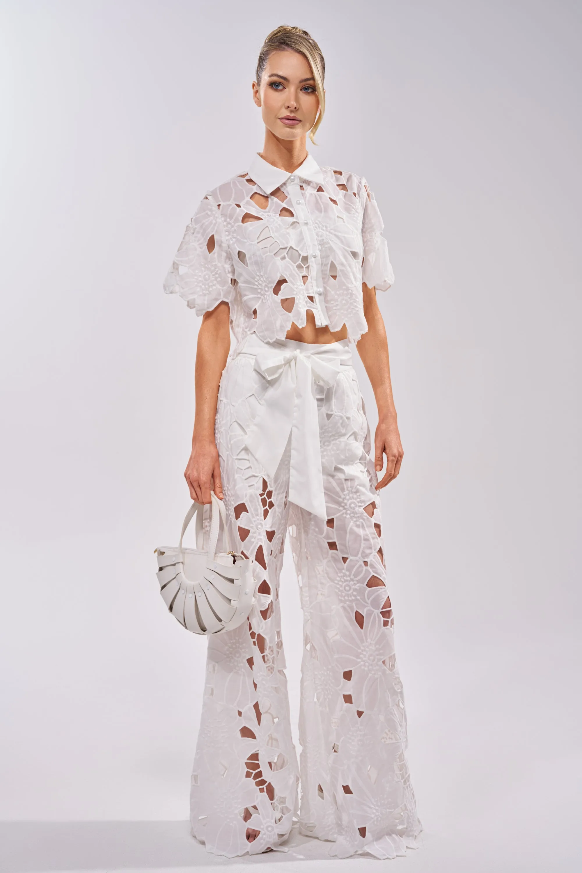 DOLLY FLORAL BUTTON DOWN IN WHITE sold by AKIRA product image thumbnail 5