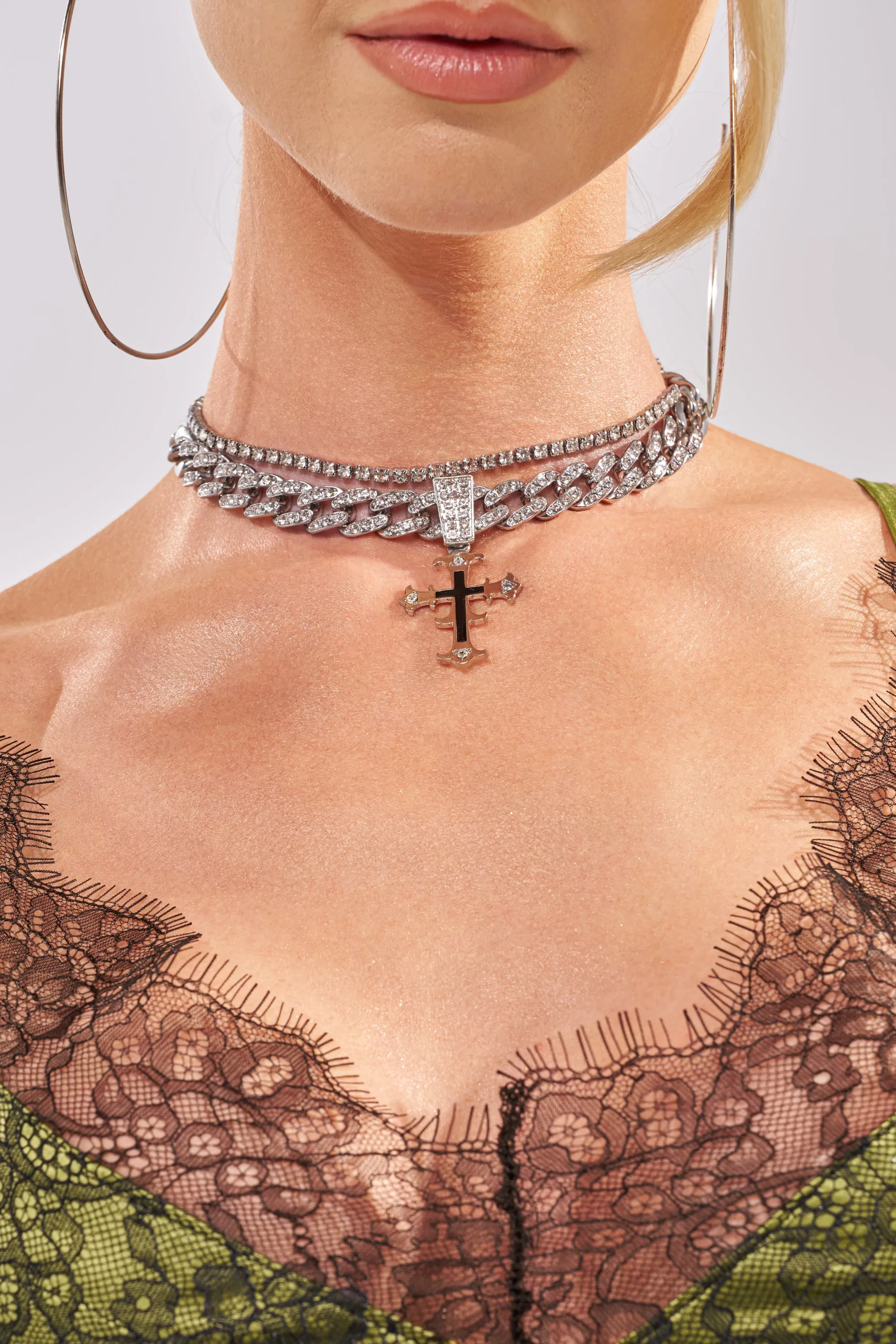 ON INSTA NECKLACE sold by AKIRA product image thumbnail 3