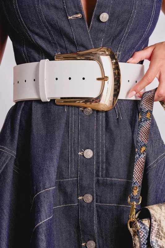 SIZE MATTERS OVERSIZED BUCKLE BELT made by AKIRA