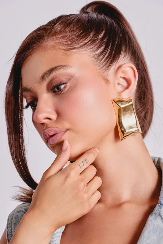 PILLOW VIBES EARRING made by AKIRA