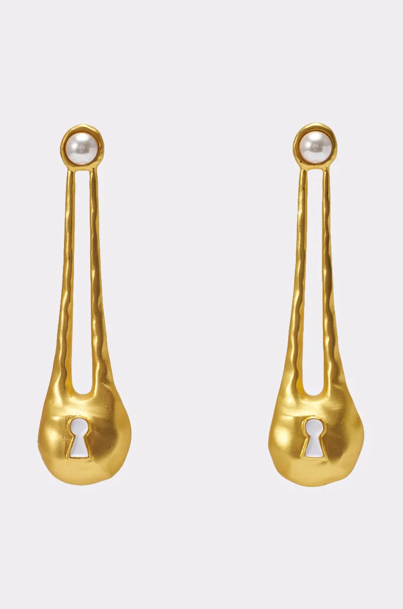 FIND THE KEY EARRING sold by AKIRA