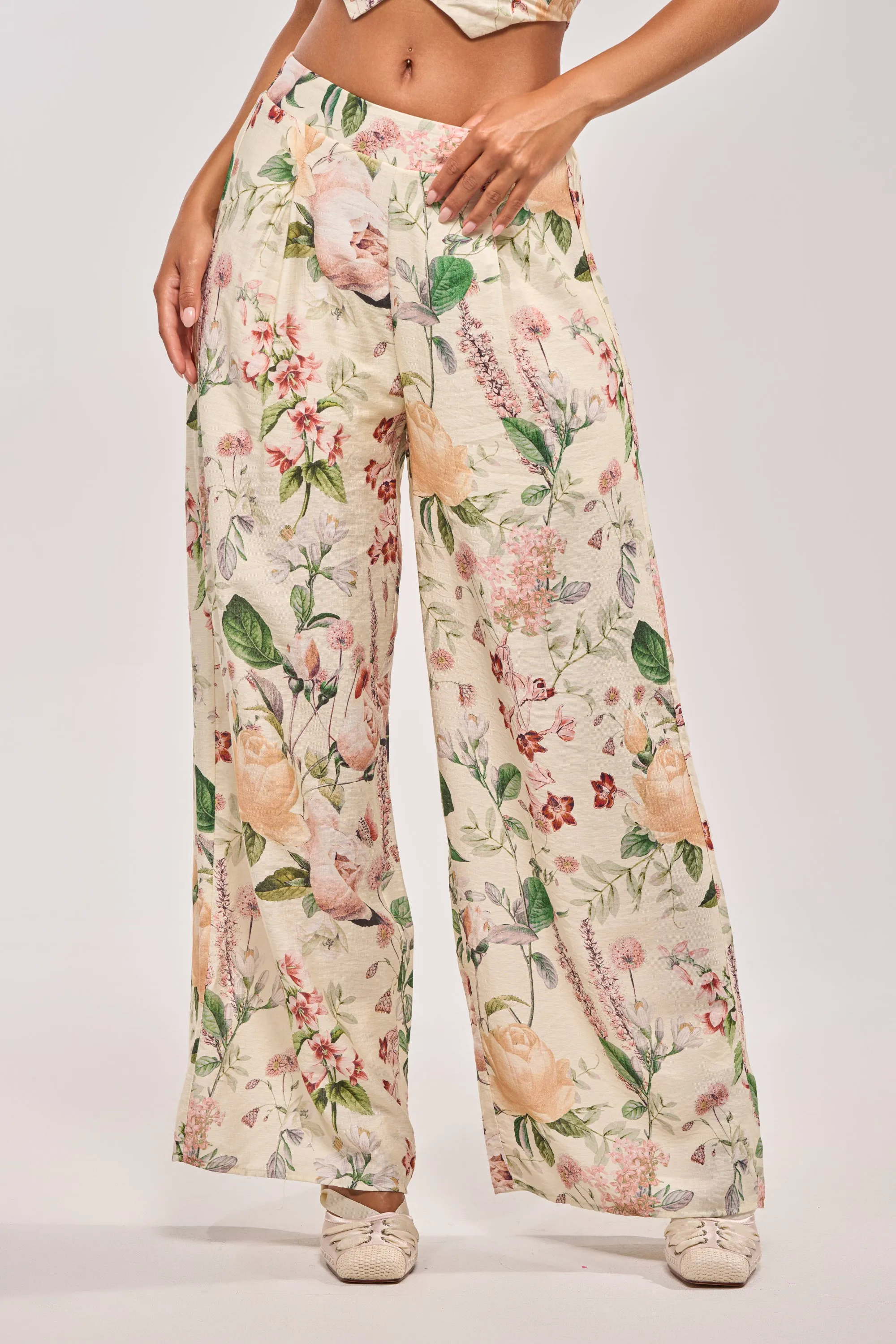 LADY B TROUSER sold by AKIRA product image thumbnail 2