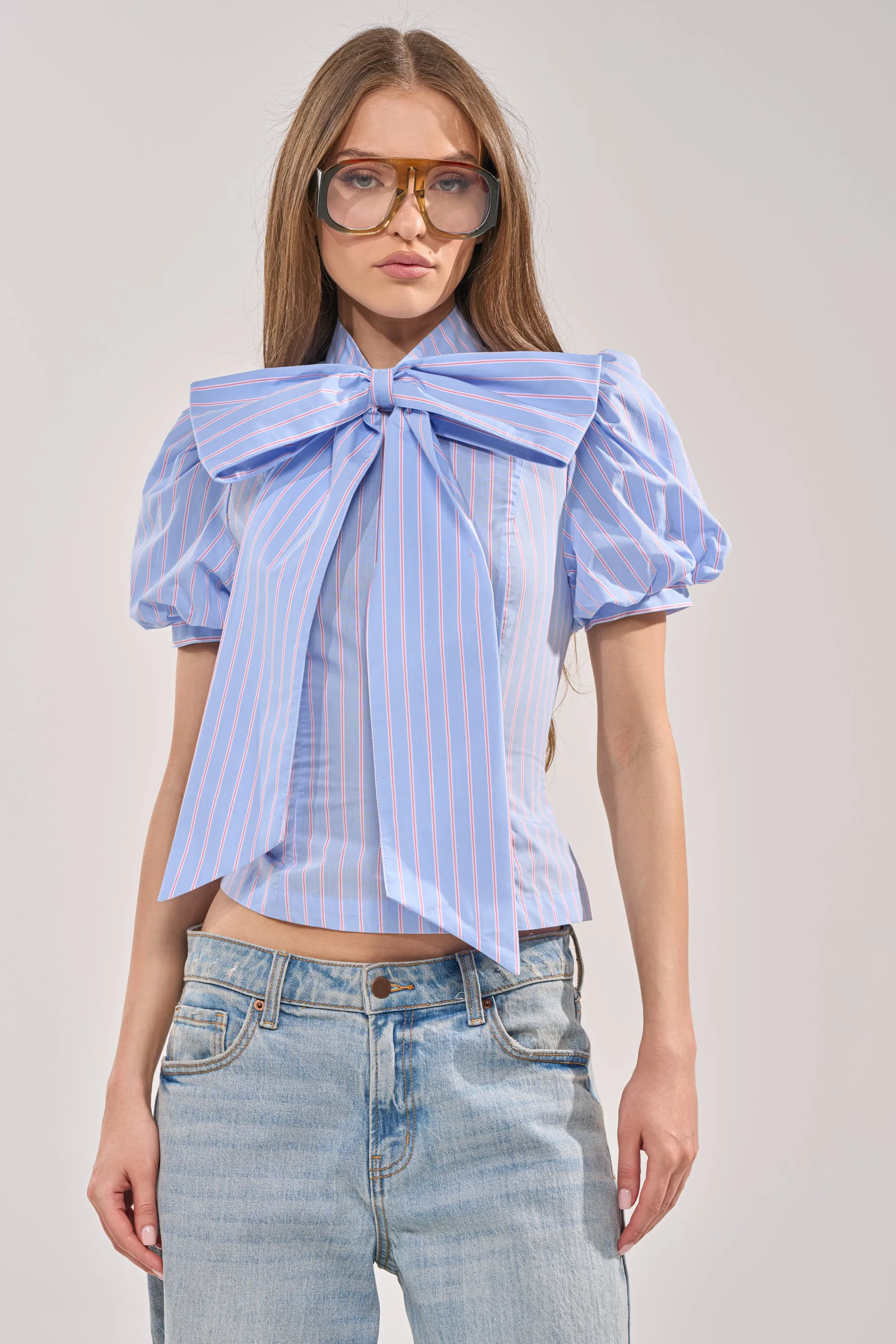 BOW DOWN SHORT SLEEVE BUTTON DOWN sold by AKIRA product image thumbnail 2