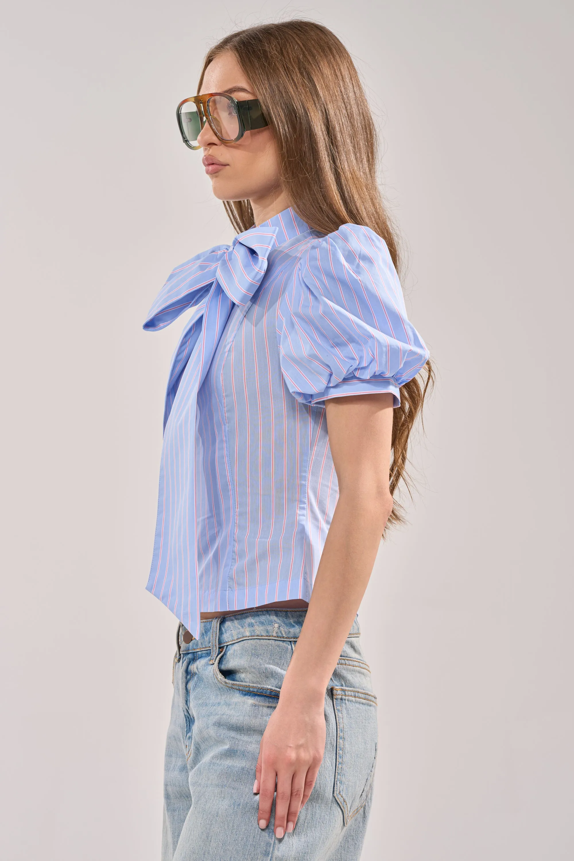 BOW DOWN SHORT SLEEVE BUTTON DOWN sold by AKIRA product image thumbnail 3