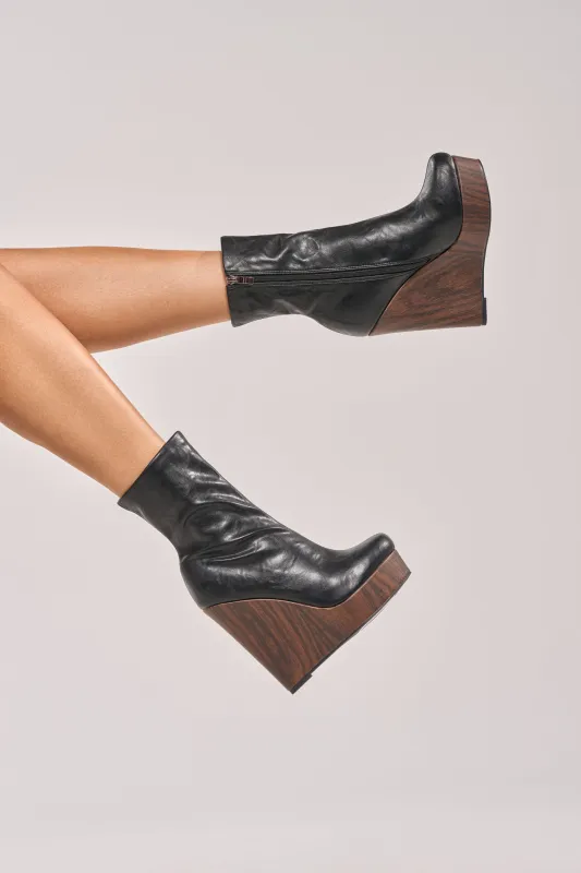 AZALEA WANG ROAD BLACK WEDGE WITH WOOD HEEL made by Azalea Wang