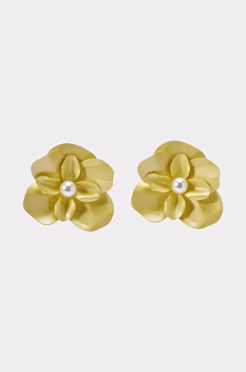BUTTER ME UP EARRING sold by AKIRA product image thumbnail 3