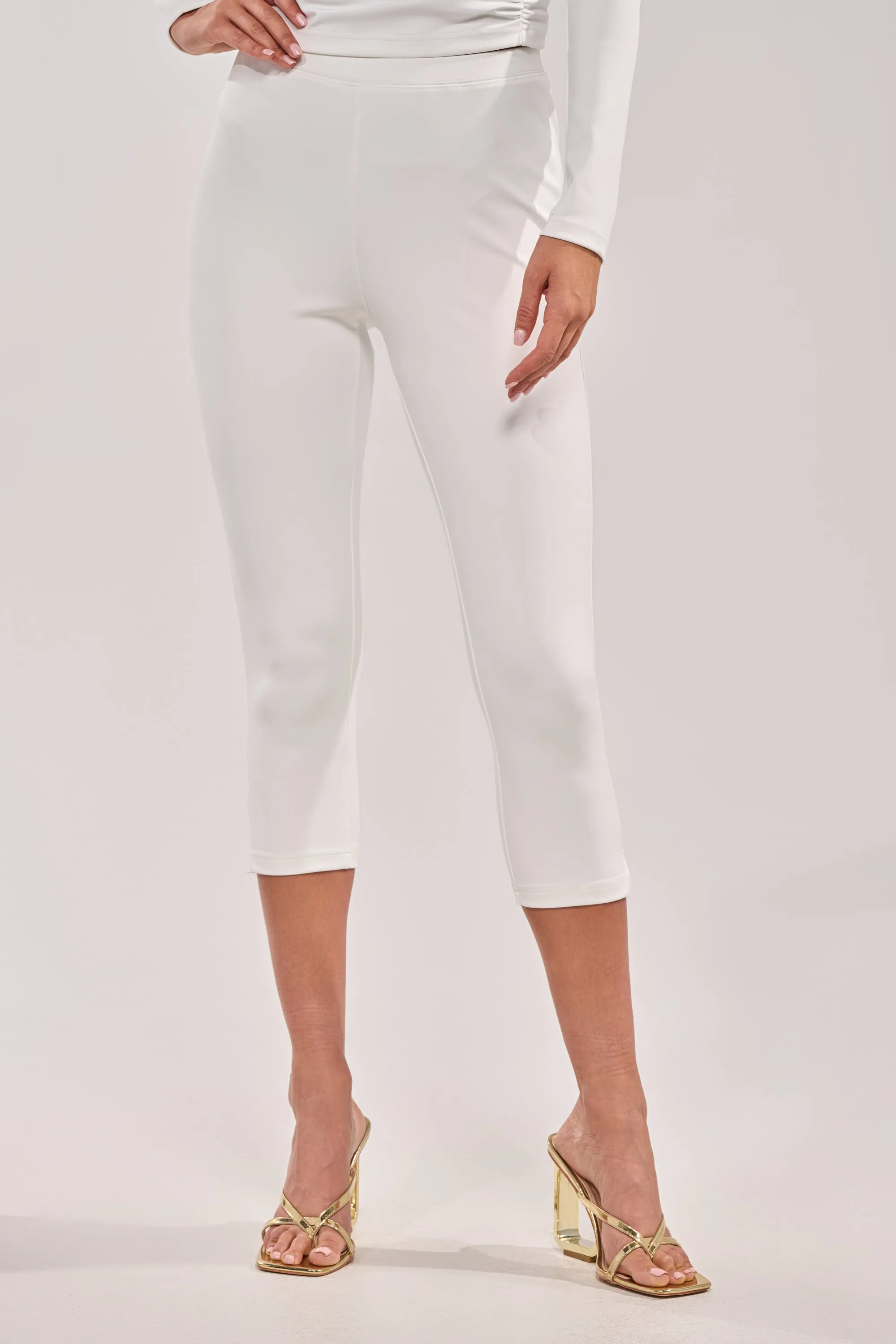 MODEL OFF DUTY CAPRI sold by AKIRA product image thumbnail 2