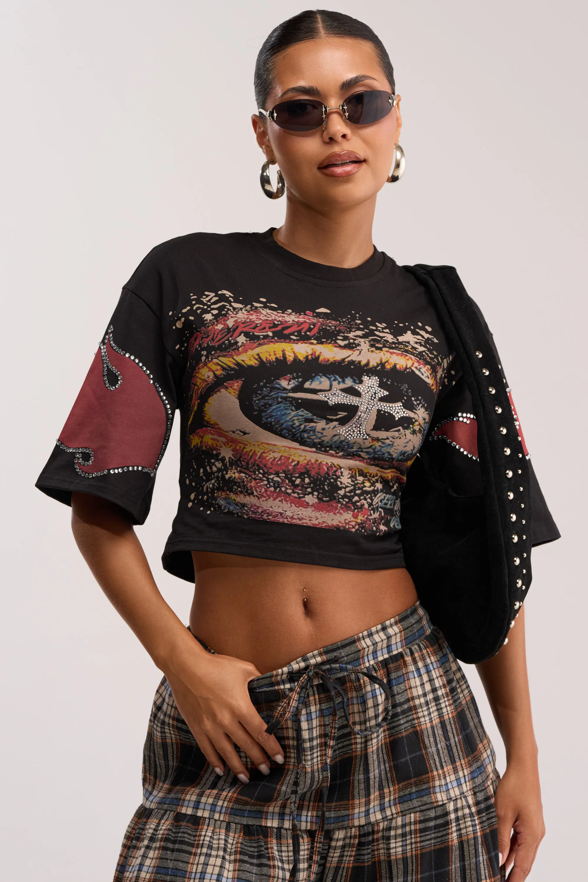 EYES ON THE PRIZE GRAPHIC TEE sold by AKIRA product image thumbnail 3