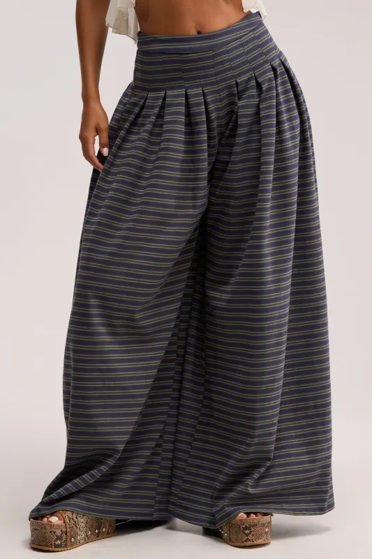 GUESS WHO STRIPE PALAZZO PANT made by AKIRA