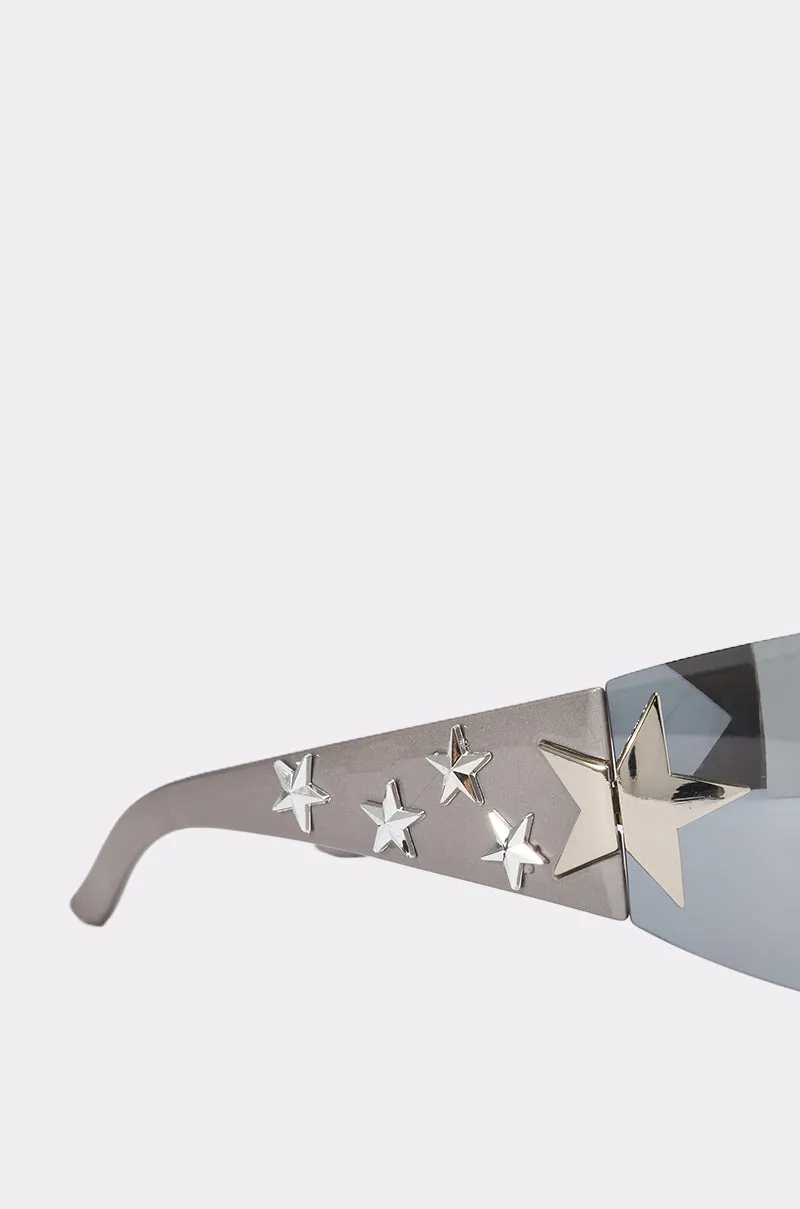 HOTTIE ALERT SUNGLASSES sold by AKIRA product image thumbnail 5