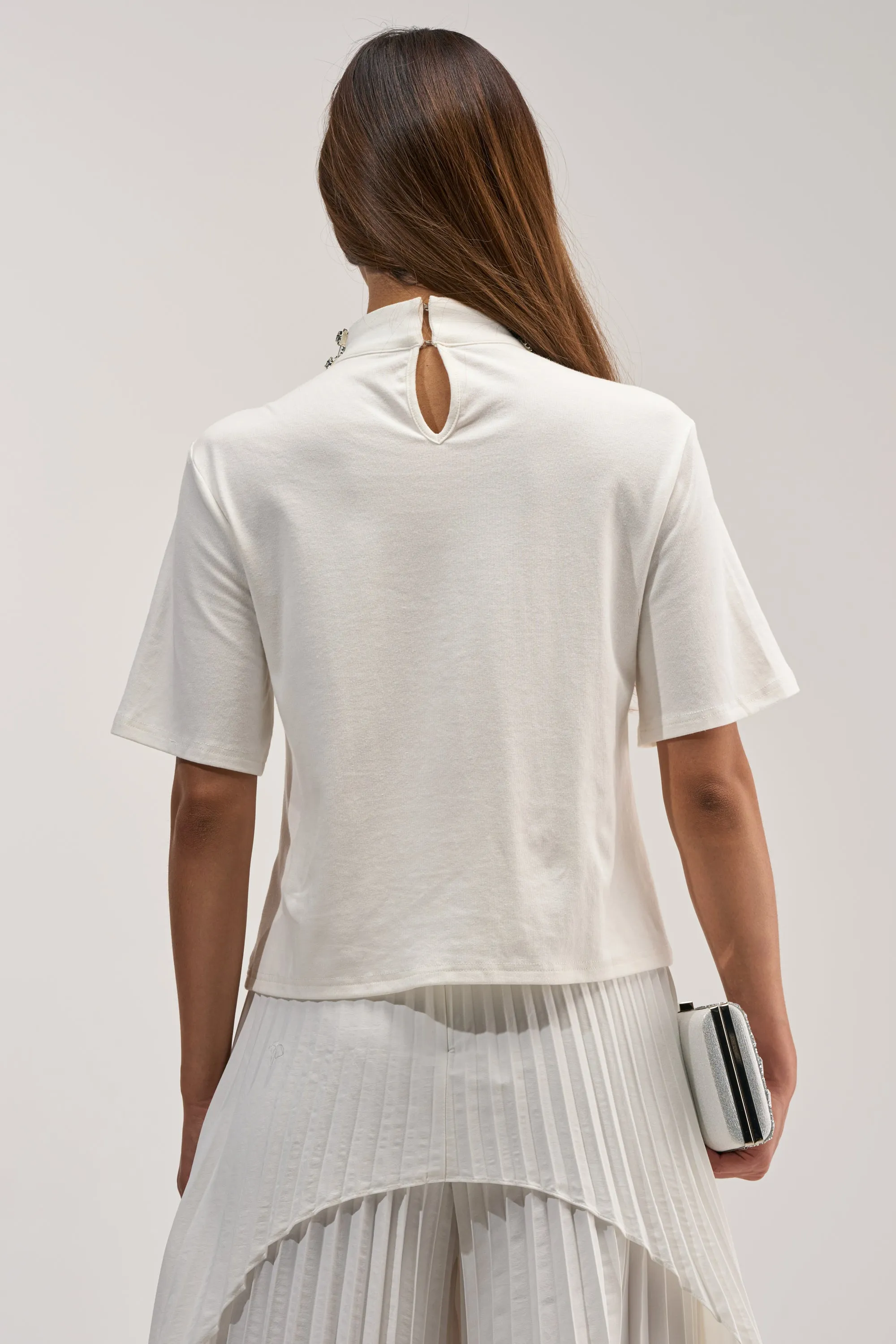ROYALTY RHINESTONE TEE IN WHITE sold by AKIRA product image thumbnail 5