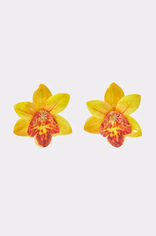YELLOW FLOWER STUD EARRING made by AKIRA