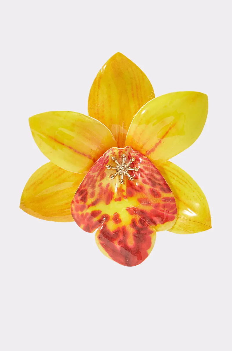 YELLOW FLOWER STUD EARRING sold by AKIRA product image thumbnail 3