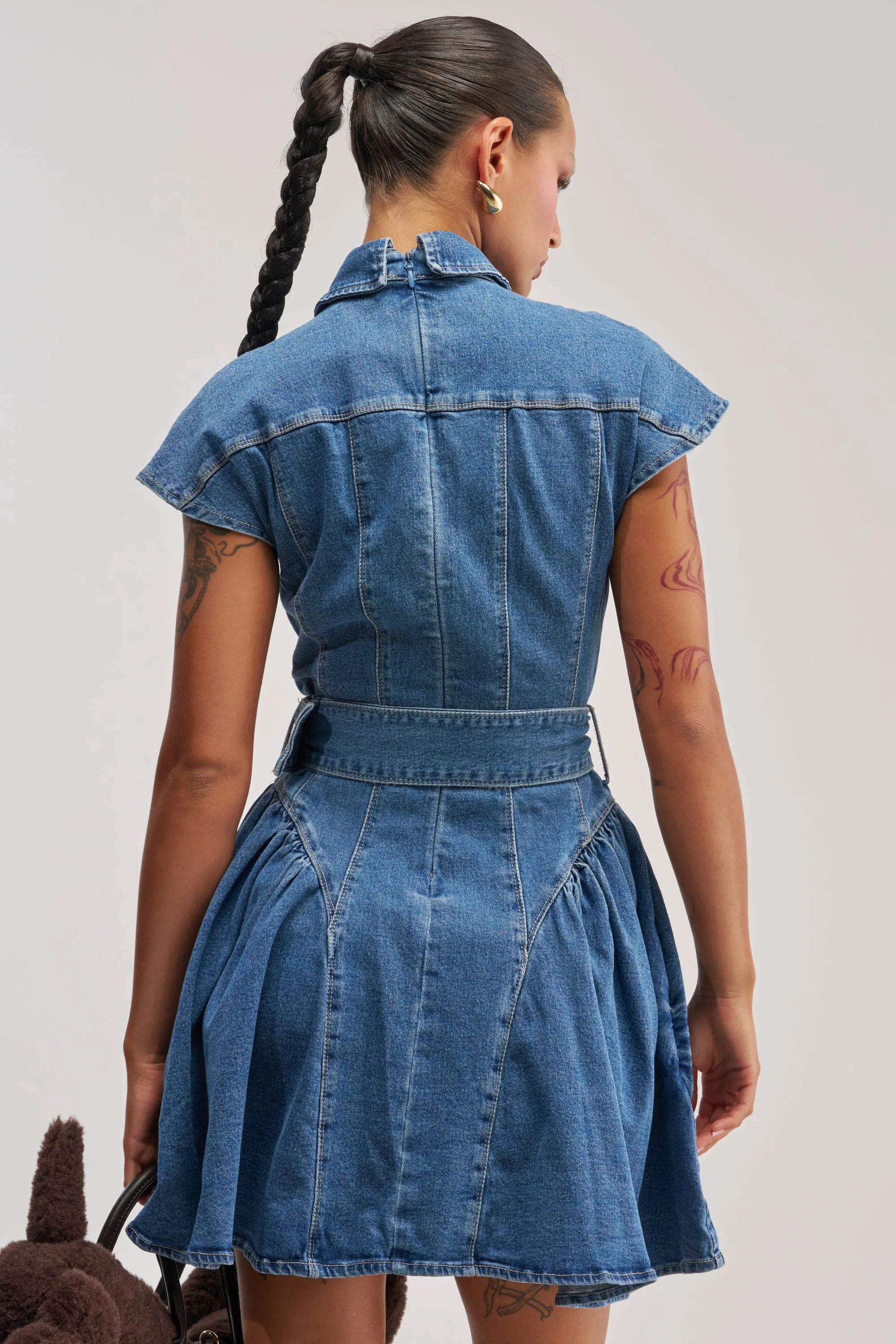 SADIE BUTTON UP DENIM MINI DRESS IN MEDIUM WASH DENIM sold by AKIRA product image thumbnail 4