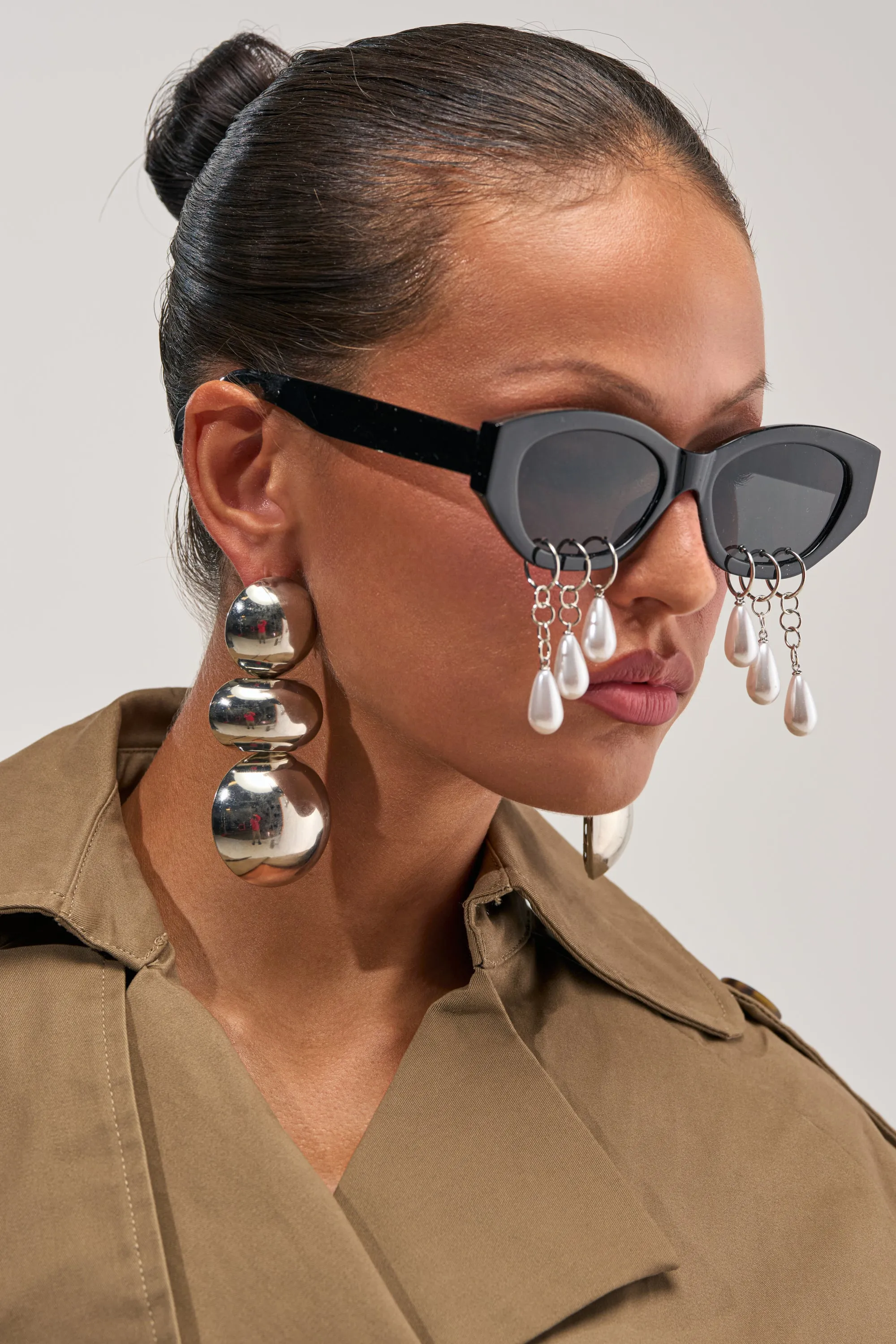 PEARL TEARS SUNGLASSES sold by AKIRA product image thumbnail 3