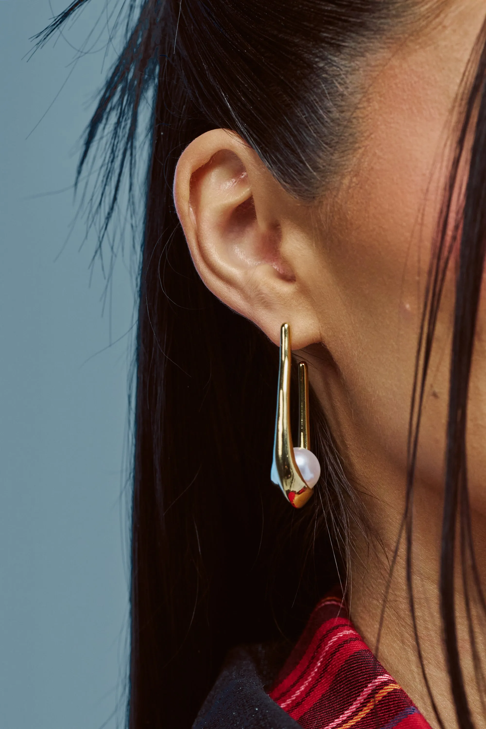 HOLD MY PEARLS DANGLE EARRING IN GOLD sold by AKIRA