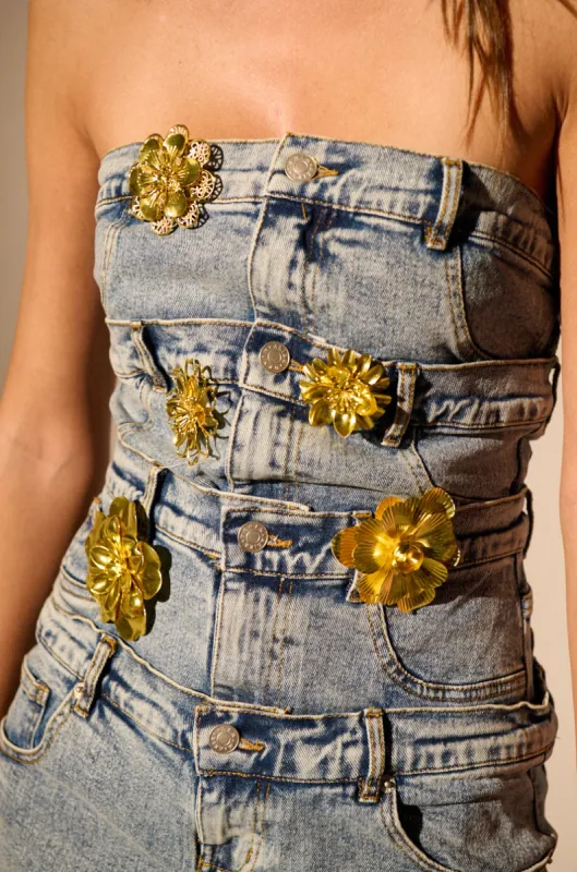 PRETTY PLEASE FLORAL BROOCH PACK IN GOLD sold by AKIRA