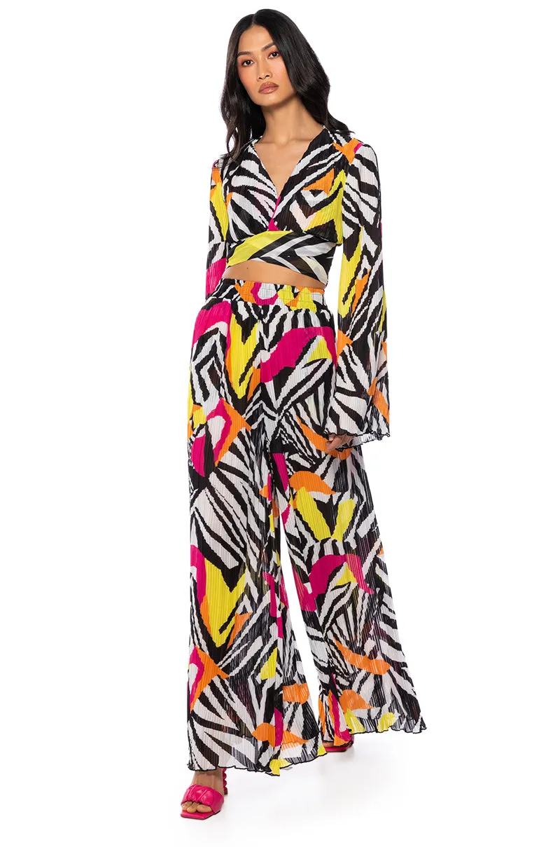 MONICA PLEATED CHIFFON PALAZZO PANT sold by AKIRA product image thumbnail 2