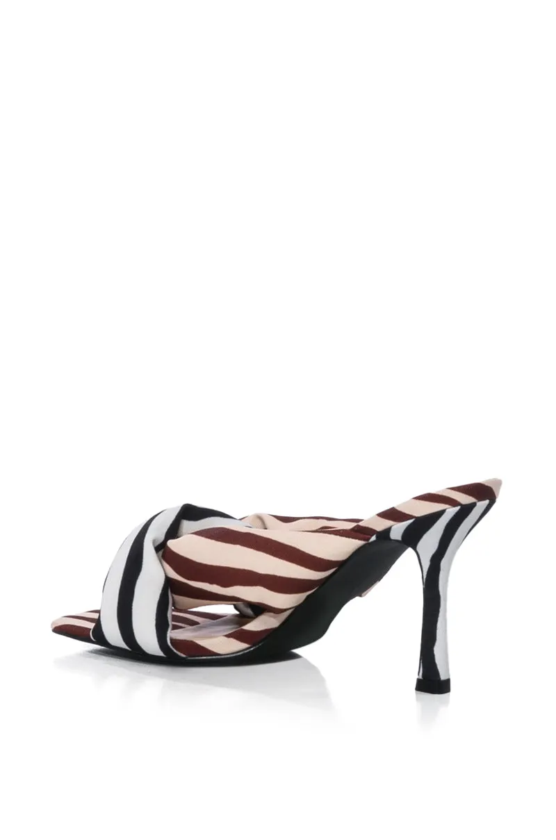 AZALEA WANG GALEN PATTERN DESIGN SANDAL IN BLACKWHITE sold by AKIRA product image thumbnail 4