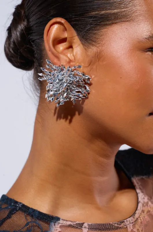 METAL MANIA EARRING sold by AKIRA