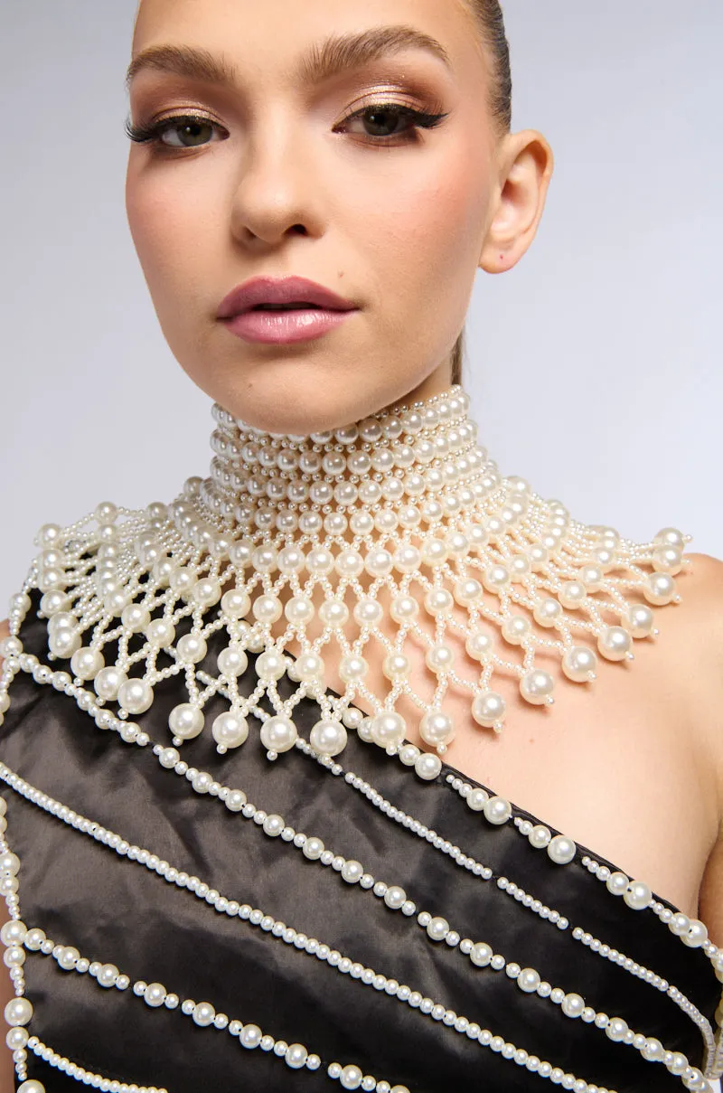 THIS IS THE MOMENT NECKLACE sold by AKIRA