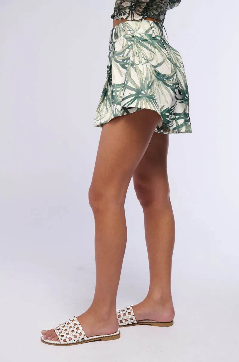 SUMMER LOVIN LEAF PRINT SHORT sold by AKIRA product image thumbnail 2