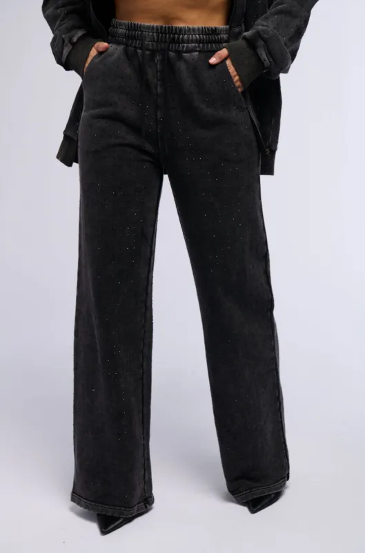 BRIGHT LIGHTS BIGGER CITY JOGGER sold by AKIRA