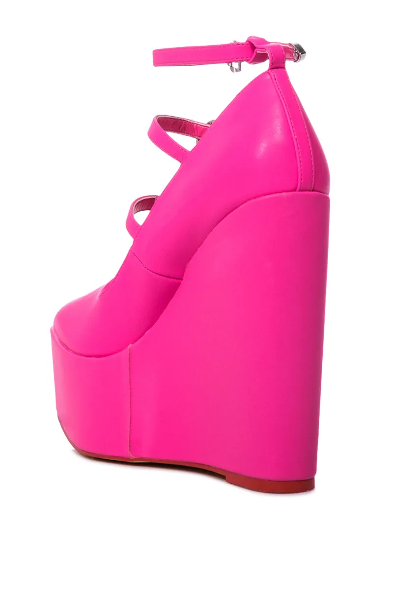 YULIA PINK PATENT PUMP sold by AKIRA product image thumbnail 4