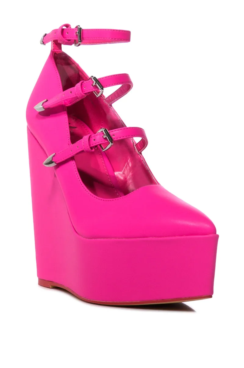 YULIA PINK PATENT PUMP sold by AKIRA product image thumbnail 3