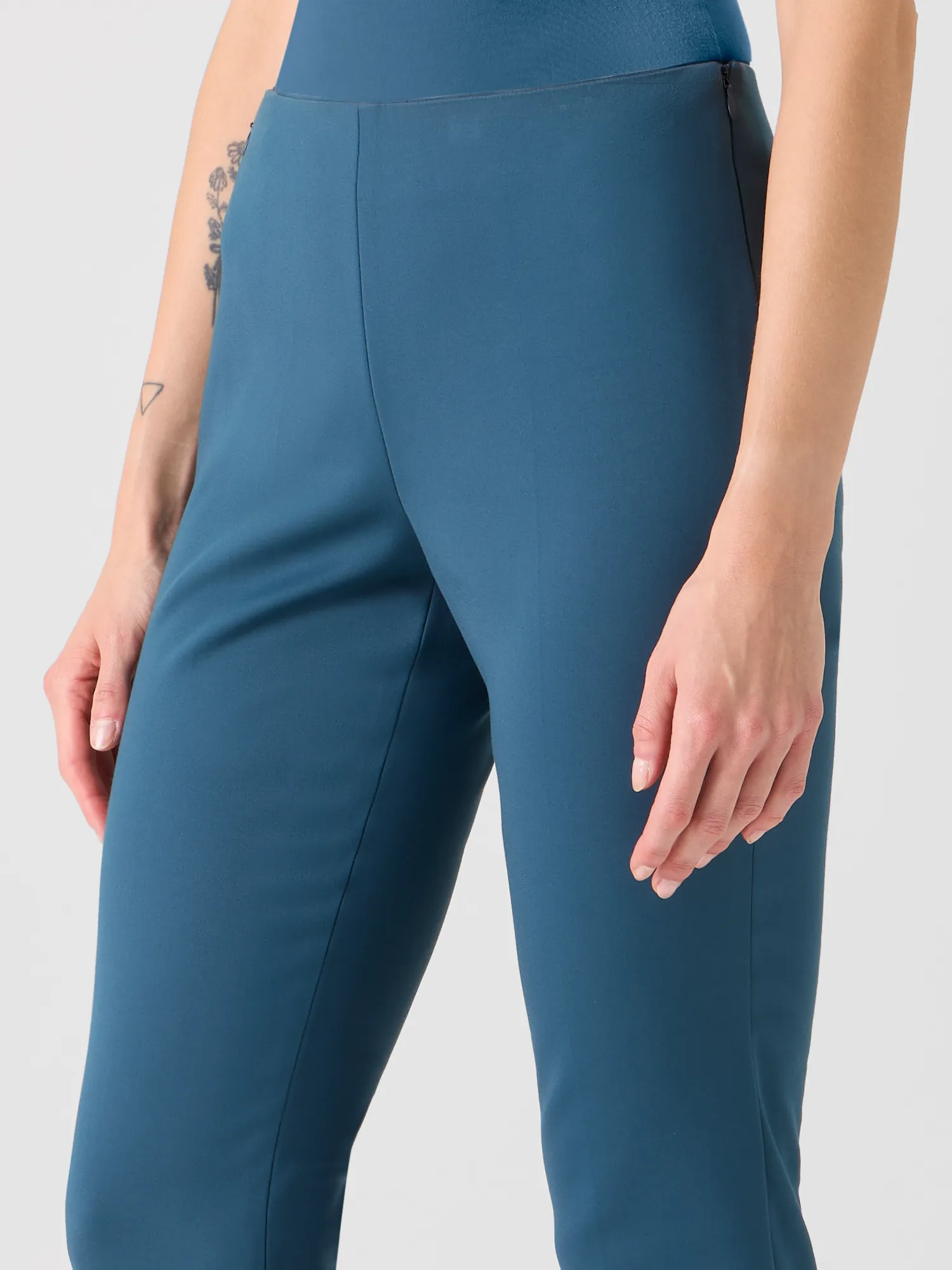 Melissa Slim Pants in Stretch Cotton sold by Akris product image thumbnail 5