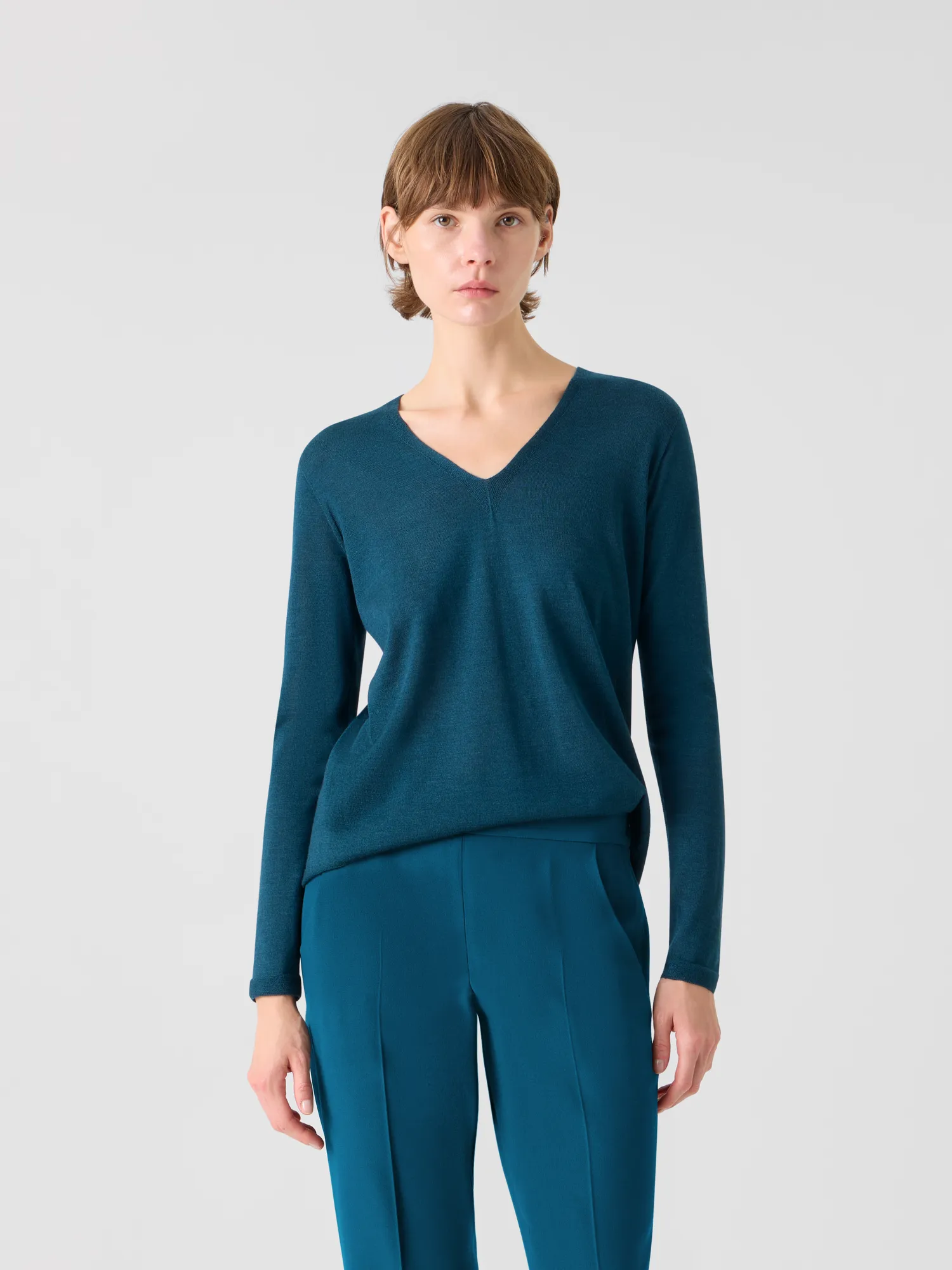 Seamless Cashmere Silk V-Neck Sweater sold by Akris product image thumbnail 2