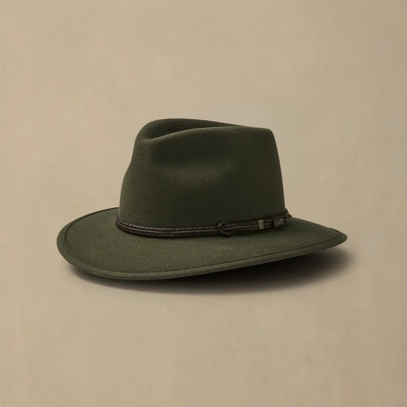 Traveller Fern sold by Akubra