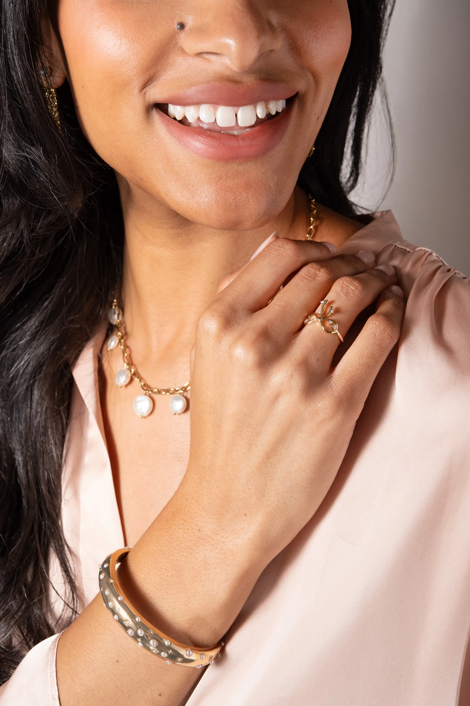 Coin Pearl Shaky Necklace sold by Alex and Ani product image thumbnail 4