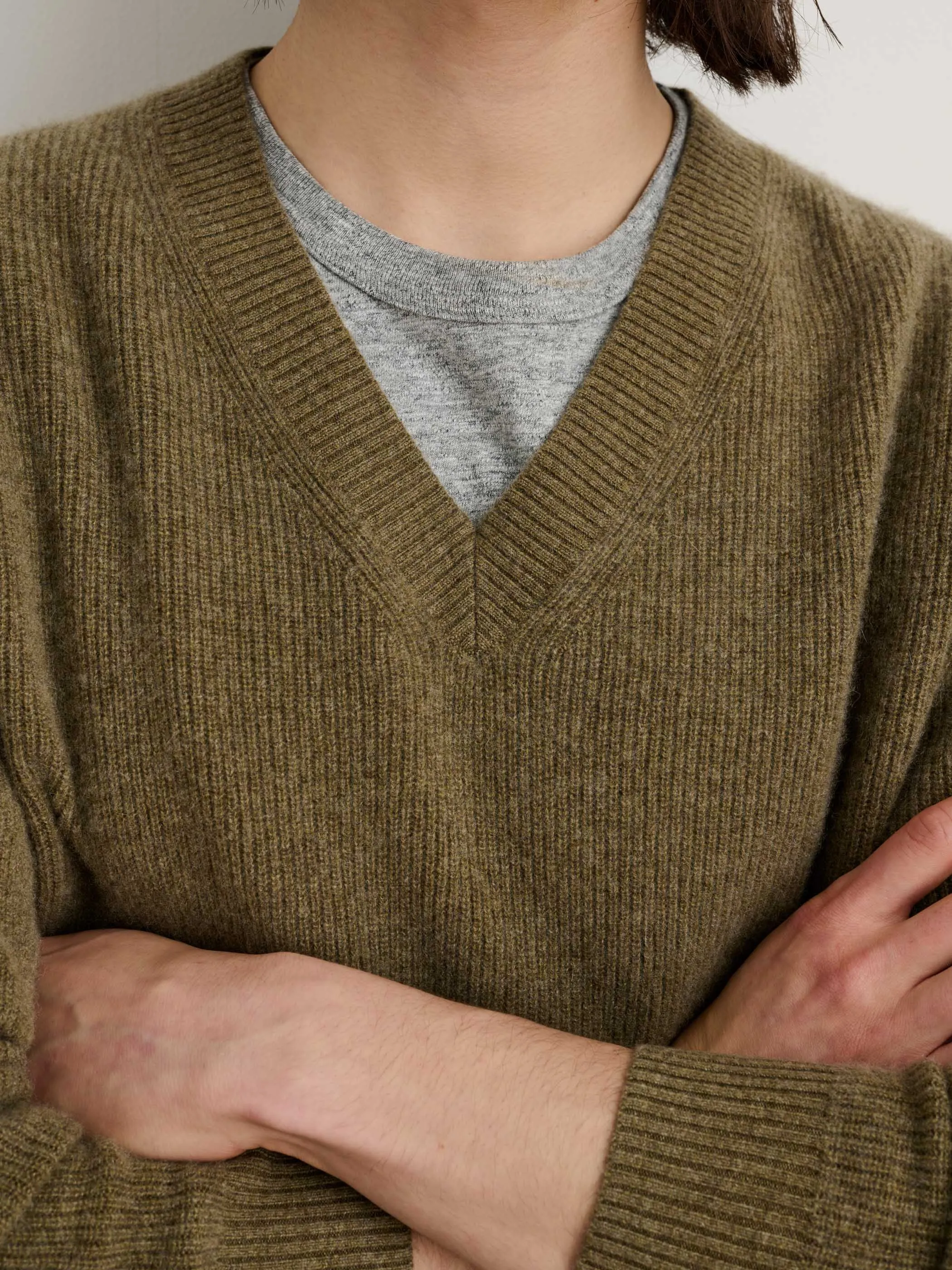 V-Neck Sweater in Lightweight Cashmere sold by Alex Mill product image thumbnail 5