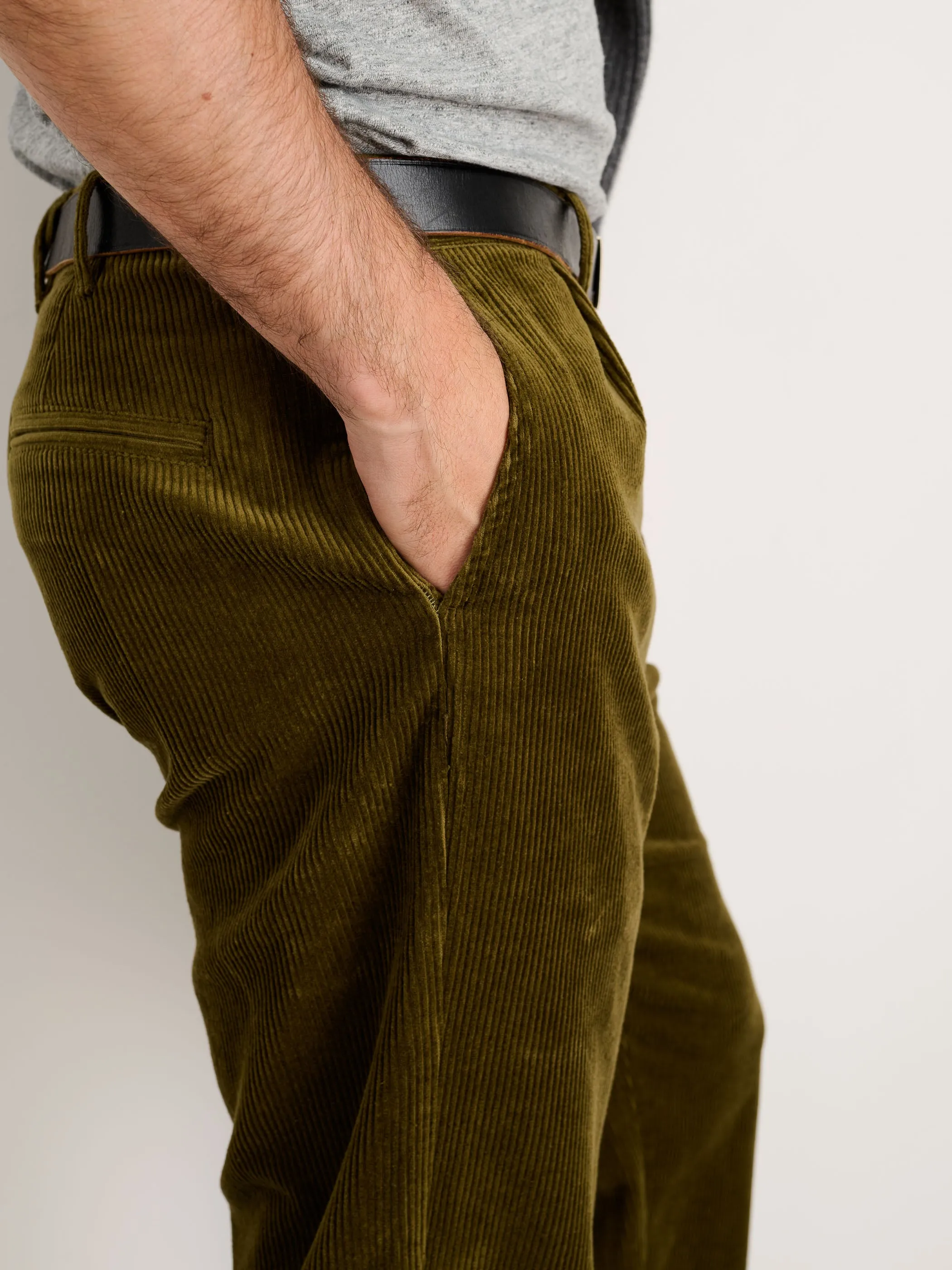 Standard Pleated Pant in Corduroy (Long Inseam) sold by Alex Mill product image thumbnail 4