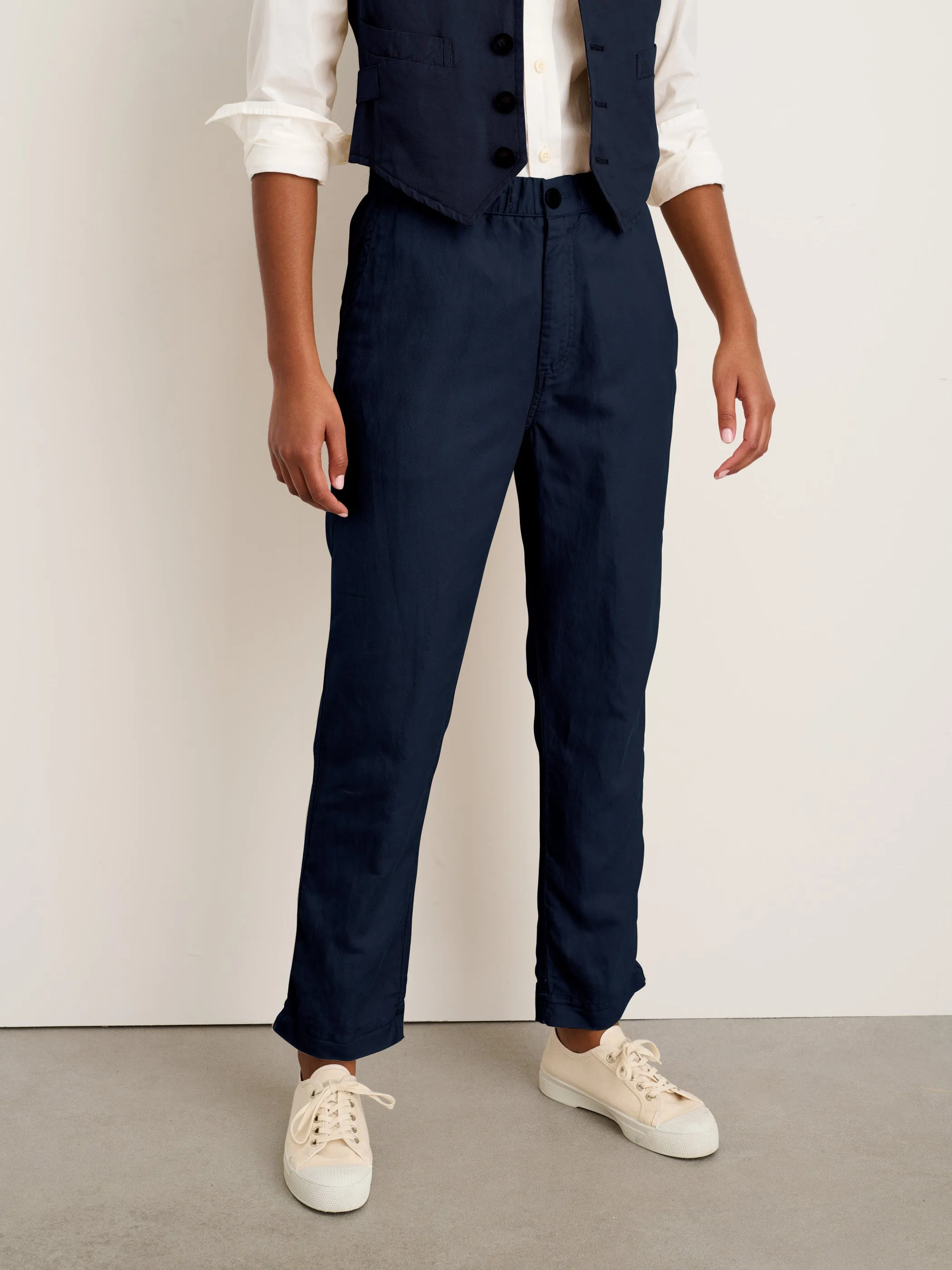 Suit(ish) Pull on Pant sold by Alex Mill product image thumbnail 3