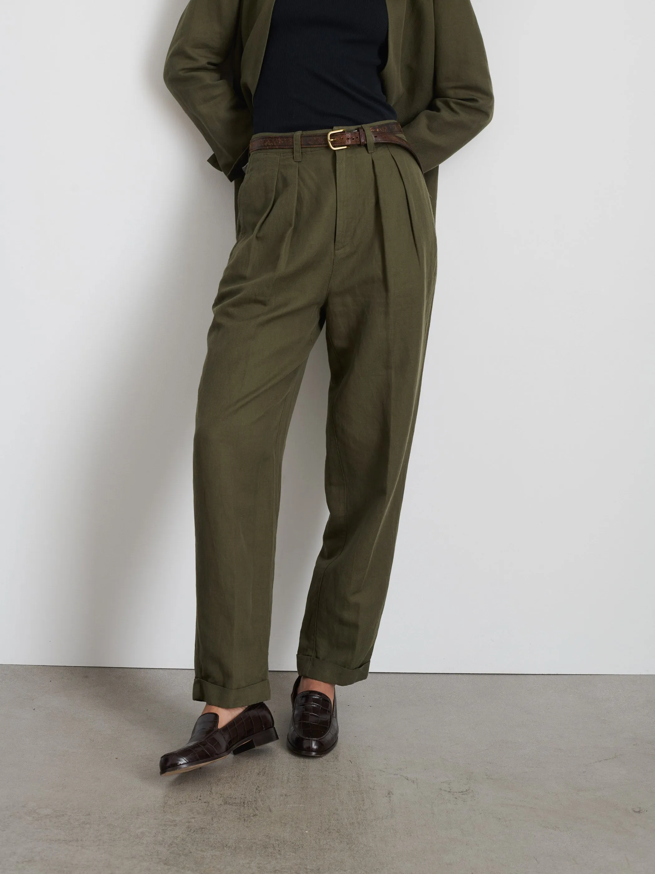 Double Pleat Pant in Twill sold by Alex Mill product image thumbnail 3