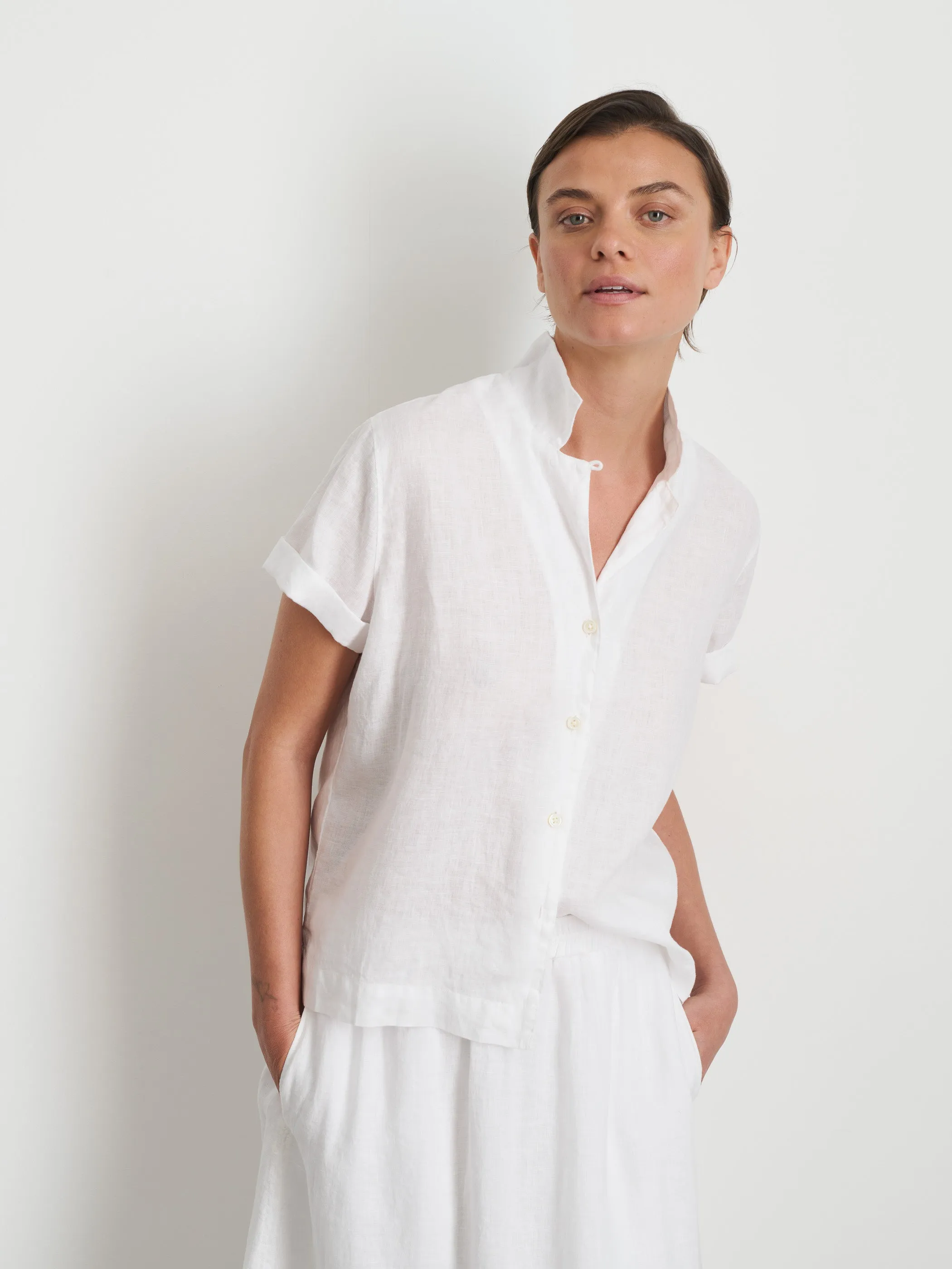 Maddie Camp Shirt In Linen sold by Alex Mill product image thumbnail 4