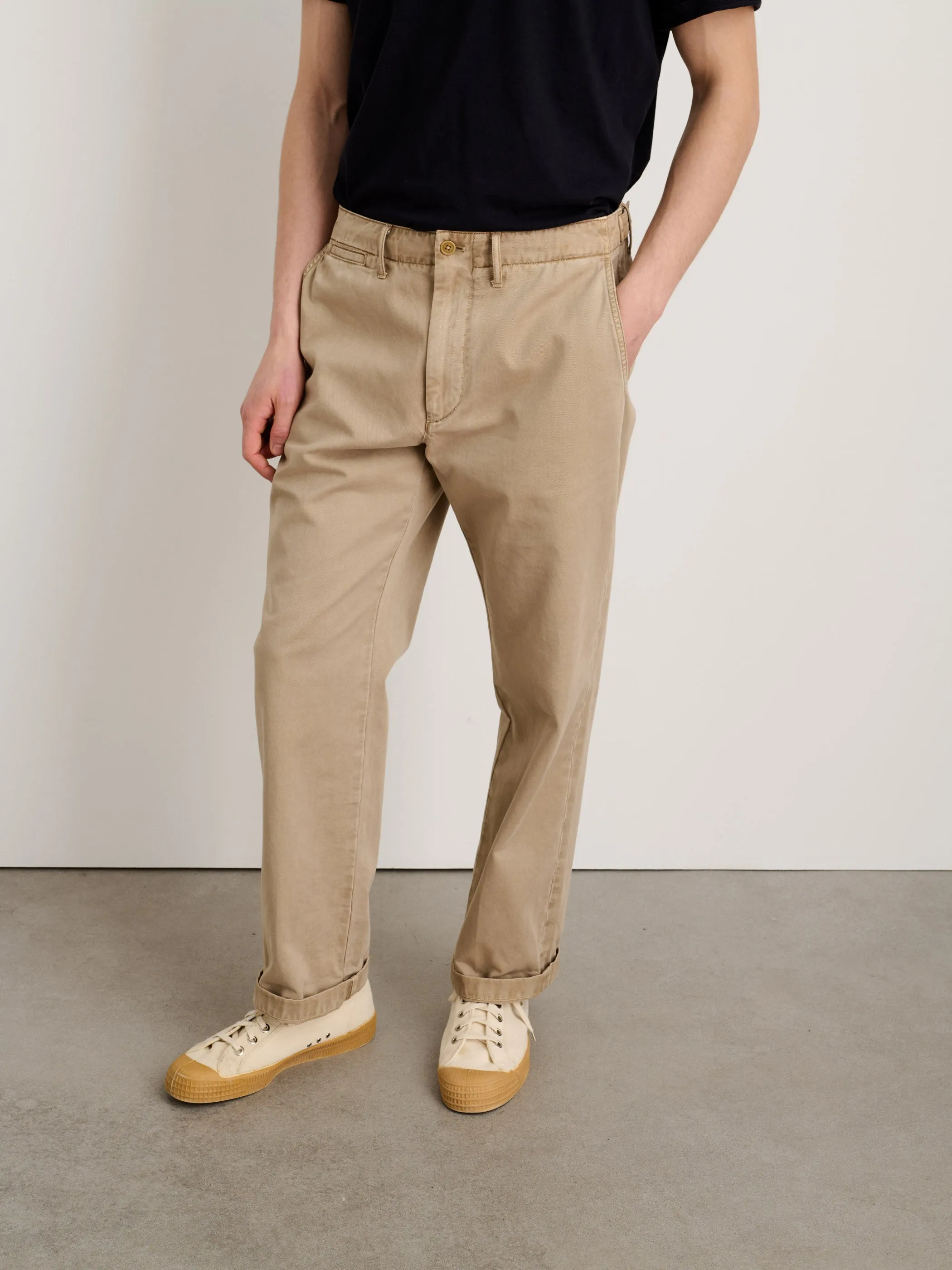 Long Inseam Straight Leg Pant in Vintage Washed Chino sold by Alex Mill product image thumbnail 4