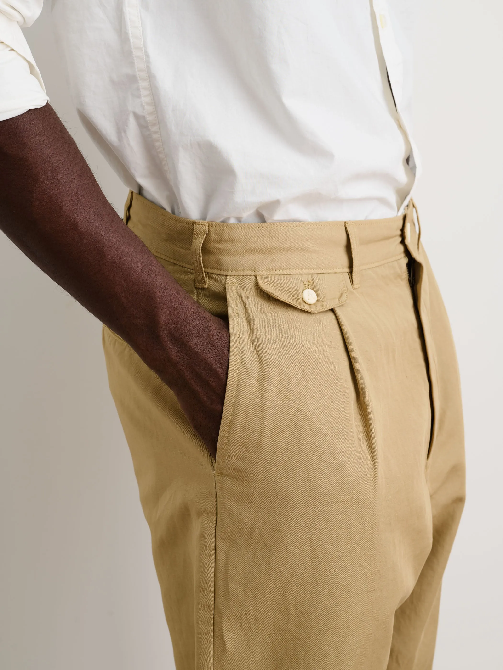 Standard Pleated Pant in Cotton Linen sold by Alex Mill product image thumbnail 4