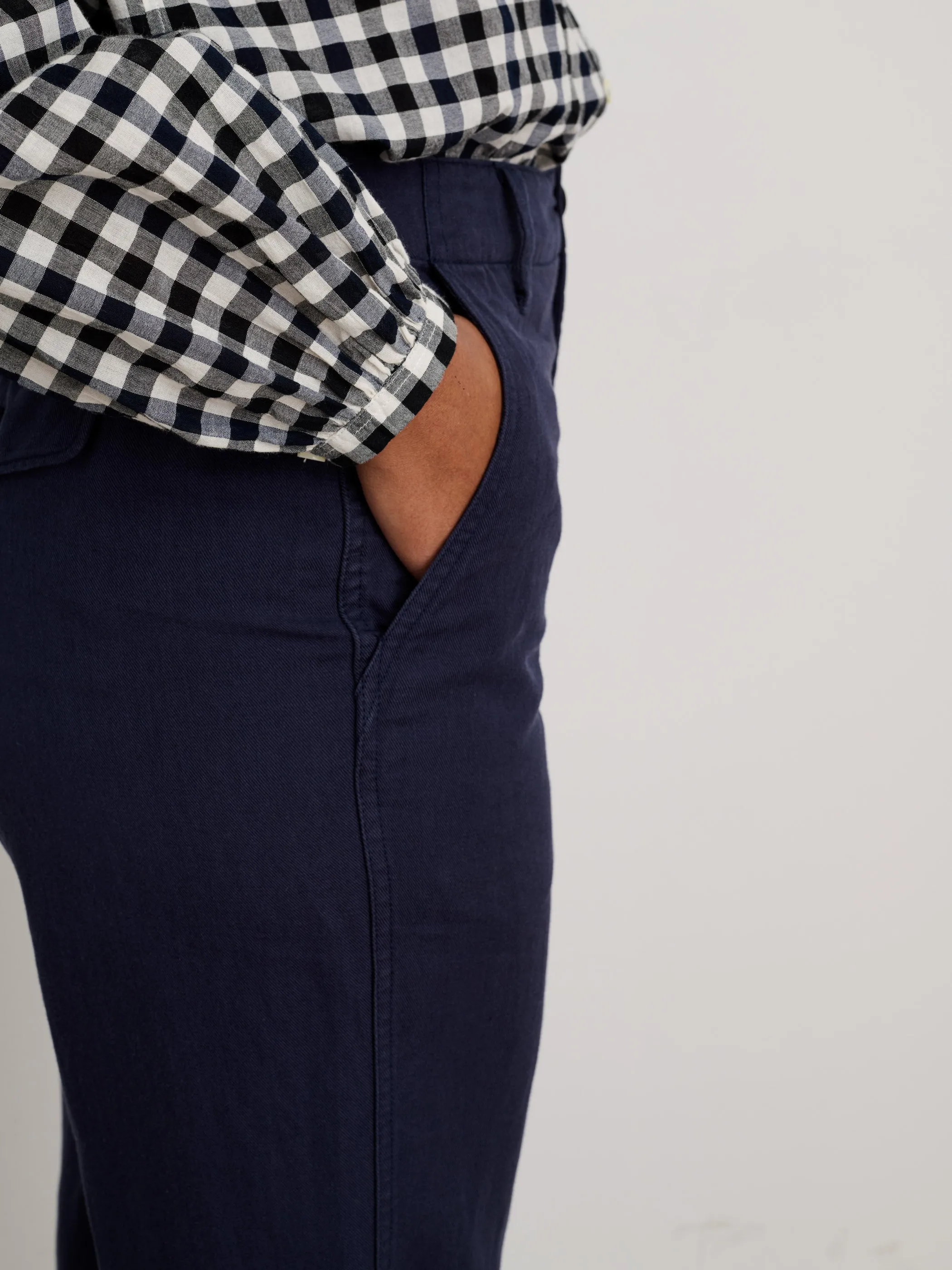 Mia Pant in Drapey Twill sold by Alex Mill product image thumbnail 5