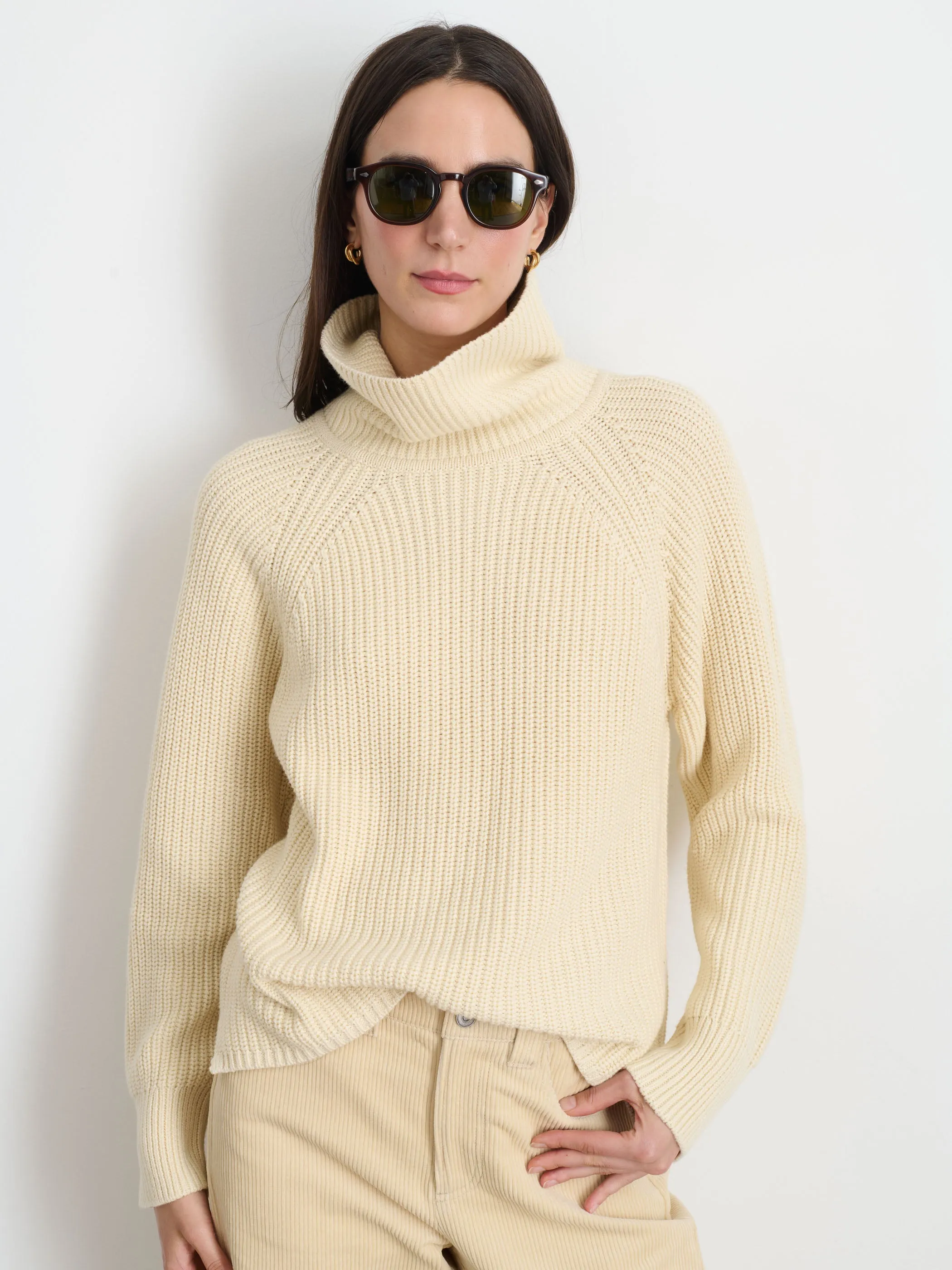 Chelsea Turtleneck In Cotton Cashmere sold by Alex Mill product image thumbnail 2