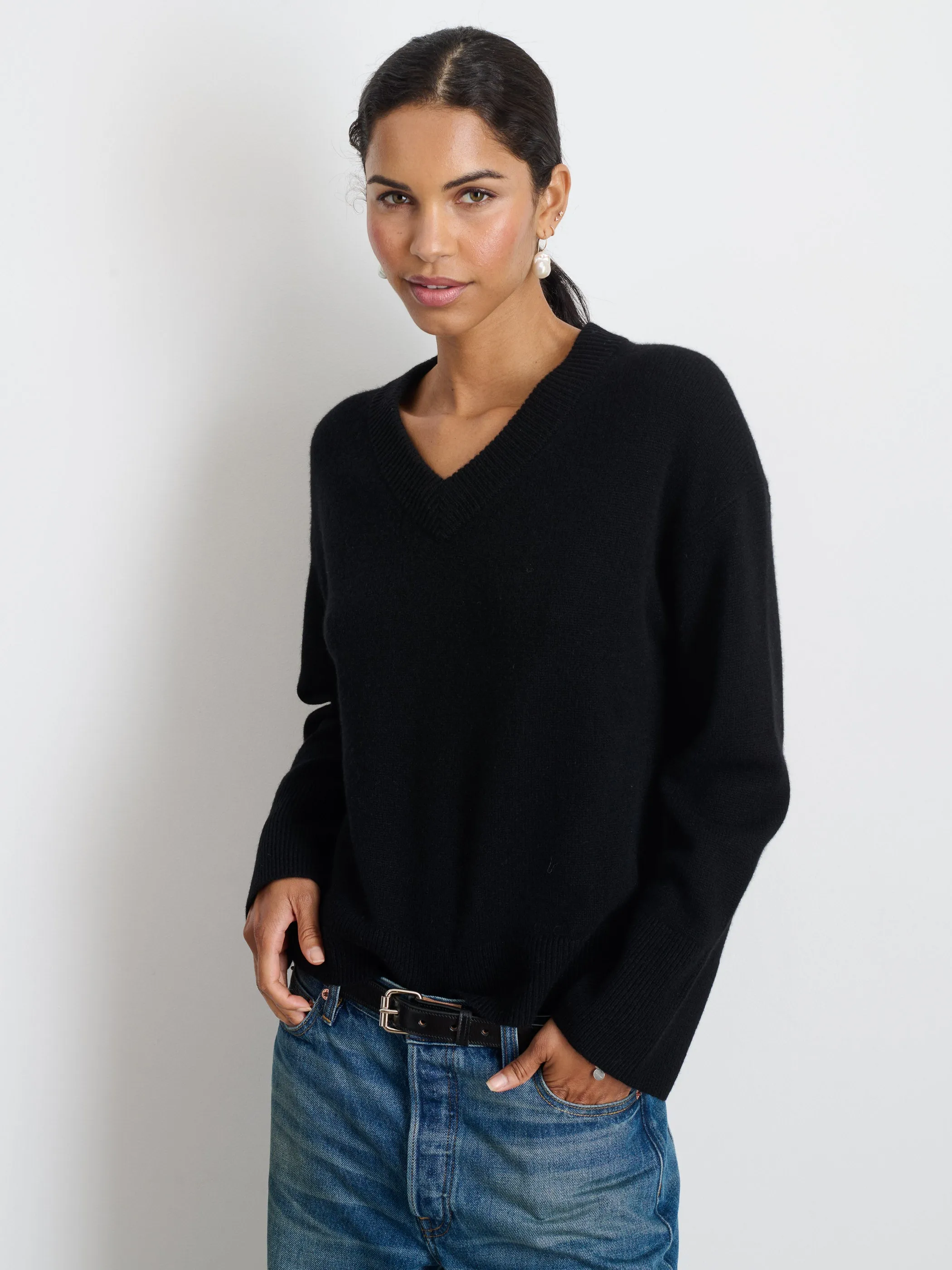 Rowan V-Neck in Cashmere sold by Alex Mill product image thumbnail 2
