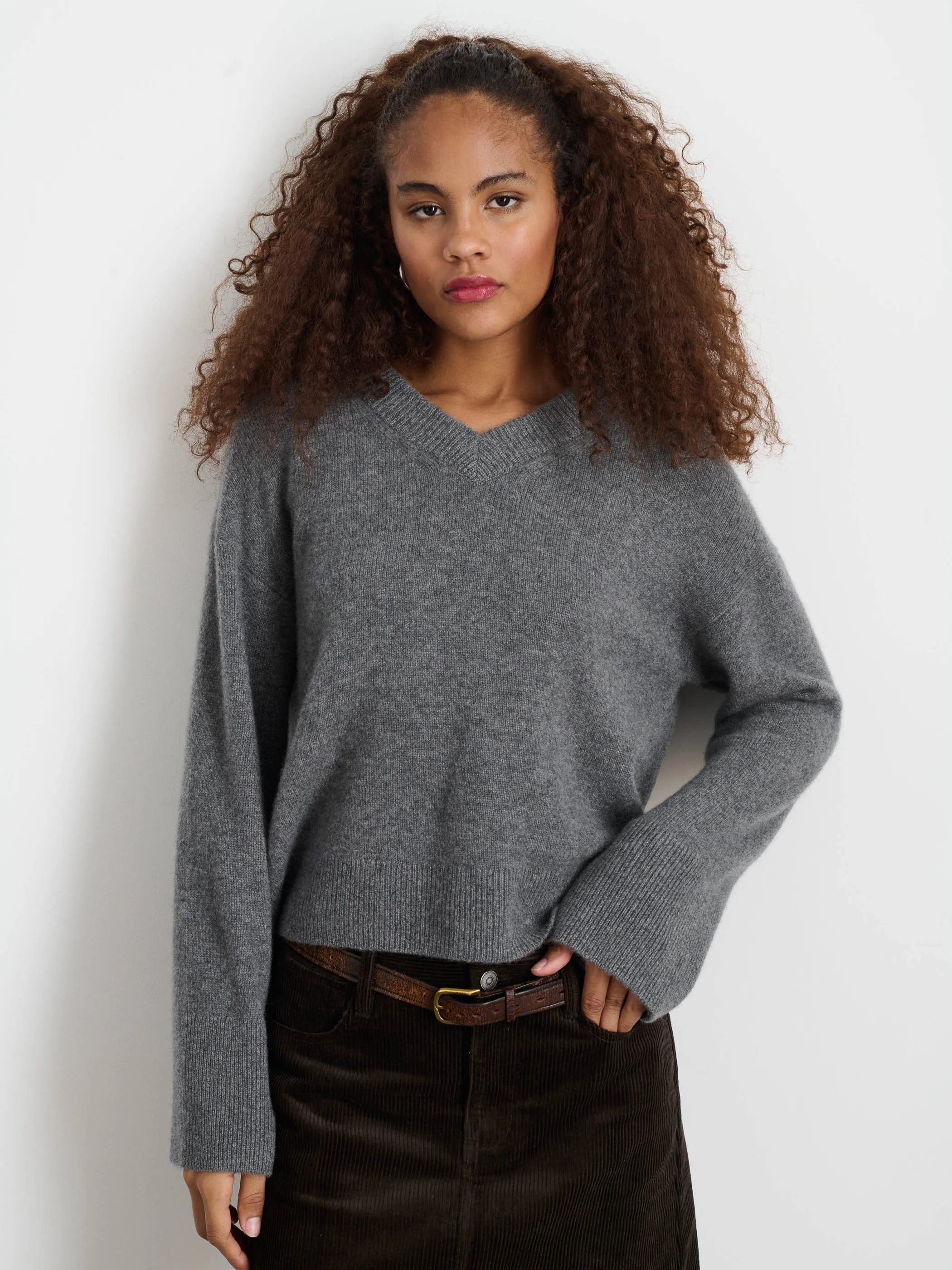 Rowan V-Neck in Cashmere sold by Alex Mill product image thumbnail 2